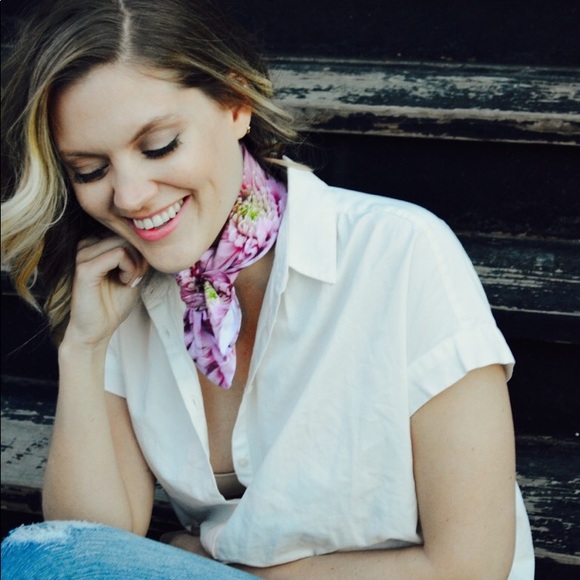 Meet your Posher, Whitney - Picture 2 of 8